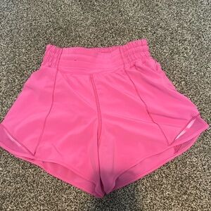 Lululemon hotty hots in sonic pink